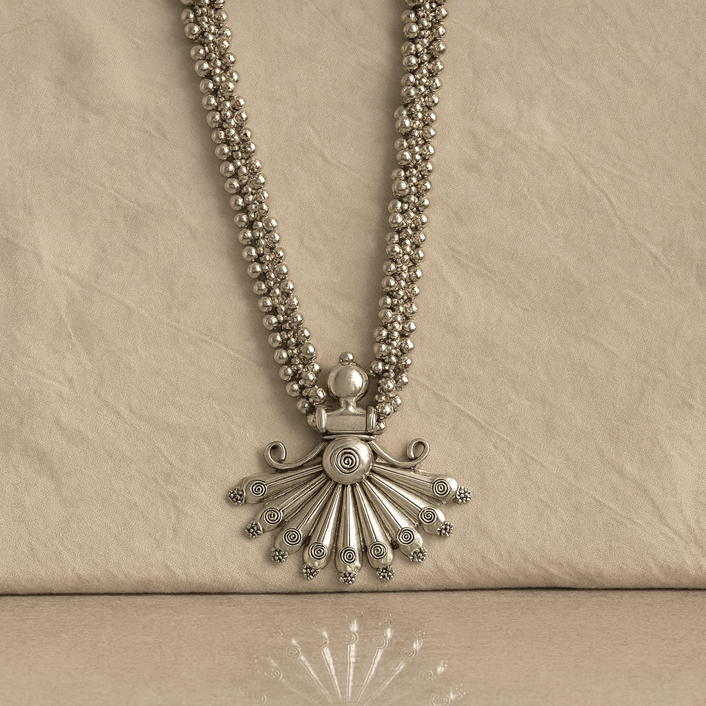 Viraasat Vritta Necklace